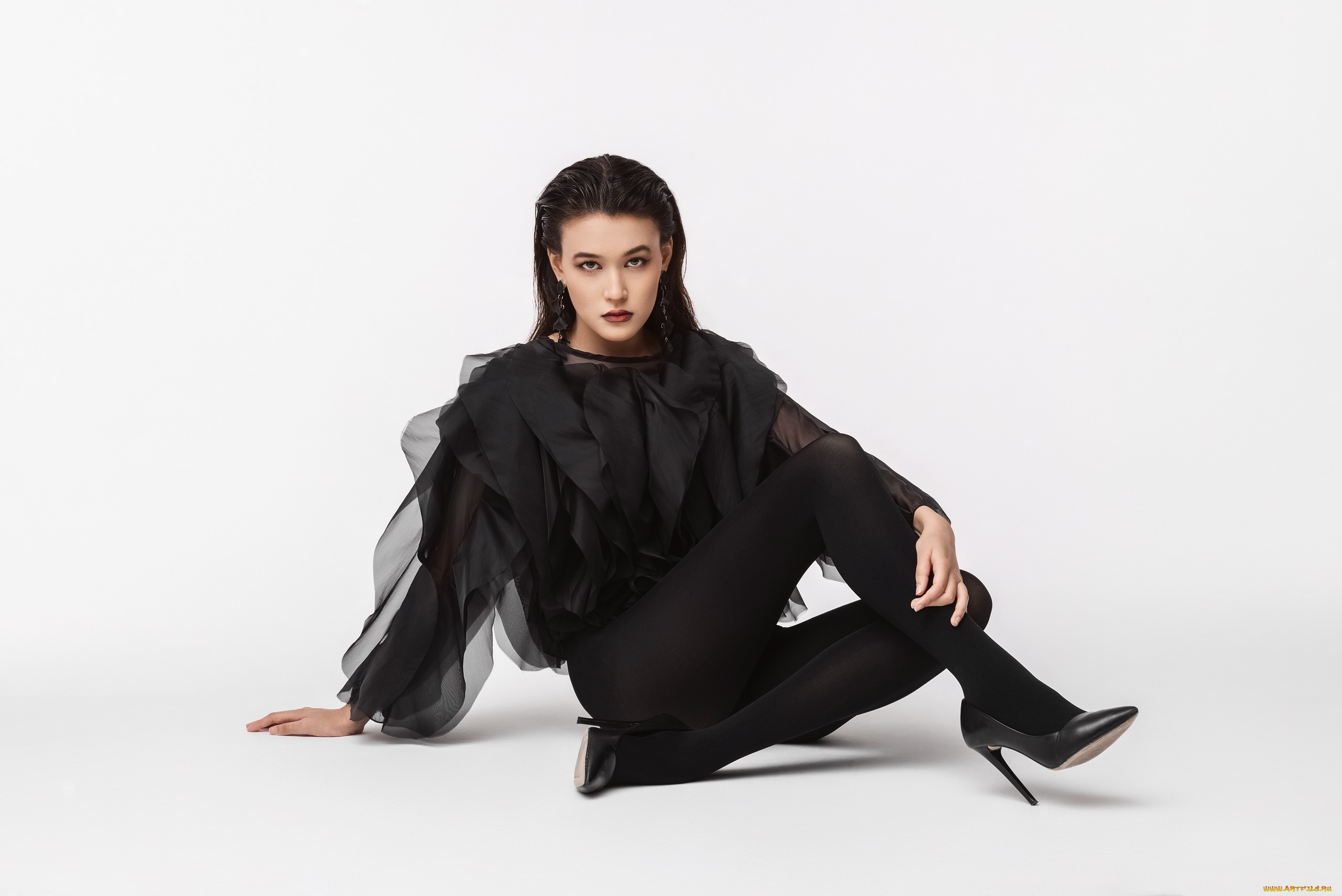 сексуальная, девушка, девушки, -, брюнетки, , шатенки, девушка, женщина, брюнетка, темноволосая, сексуальная, модель, звезда, позирует, разная, обувь, верхняя, стильная, одежда, нижнее, эротическое, бельё, трусы, лифчик, колготки, чулки, аксессуары, макияж, и, множество, элементов, на, фотографии