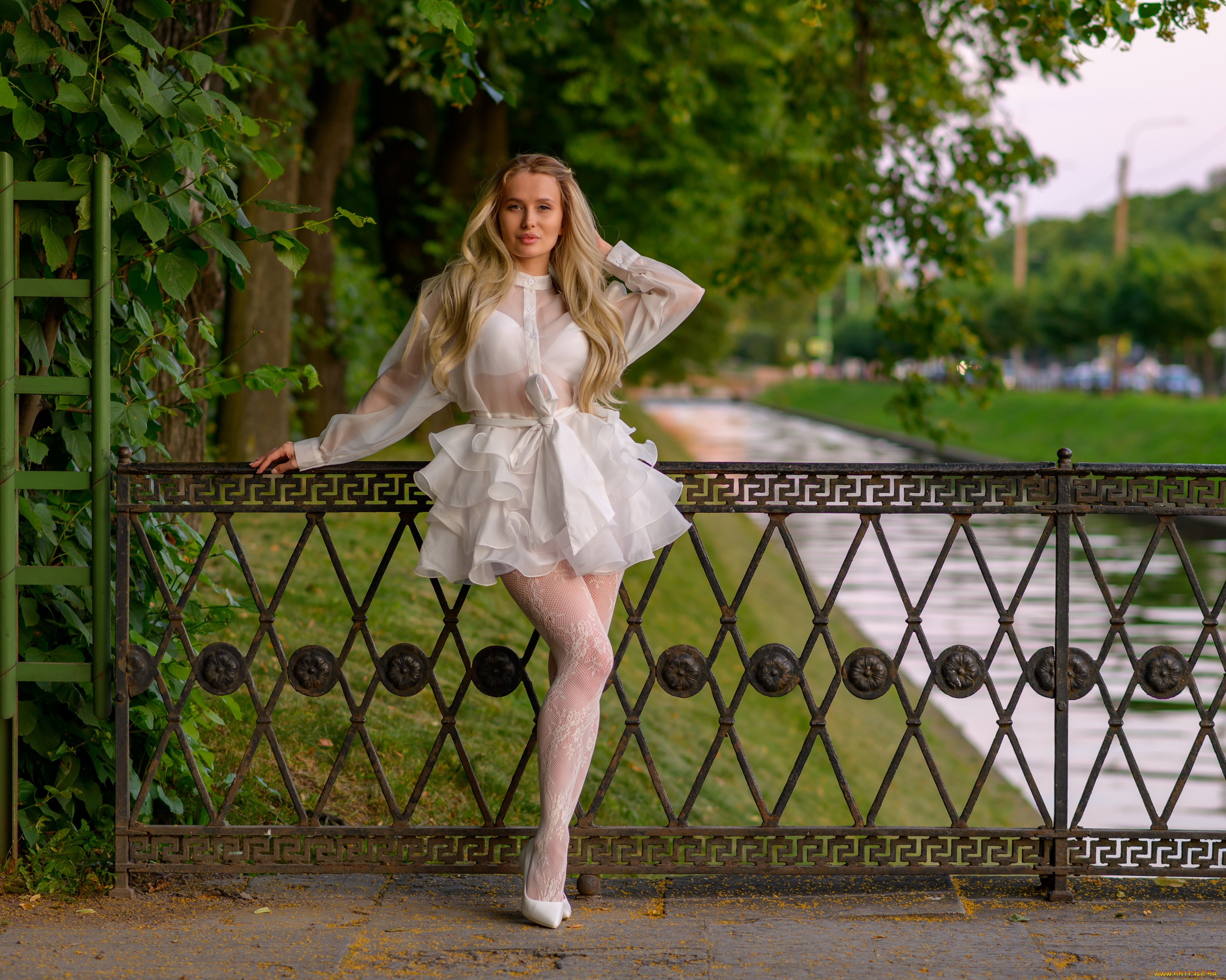 сексуальная, девушка, девушки, -, блондинки, , светловолосые, девушка, женщина, блондинка, светловолосая, сексуальная, модель, звезда, позирует, разная, обувь, верхняя, стильная, одежда, нижнее, эротическое, бельё, трусы, лифчик, колготки, чулки, аксессуары, макияж, и, множество, элементов, на, фотографии