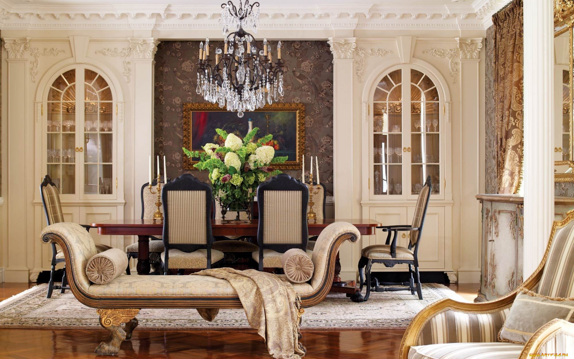 интерьер, столовая, люстра, стол, стулья, свечи, букет