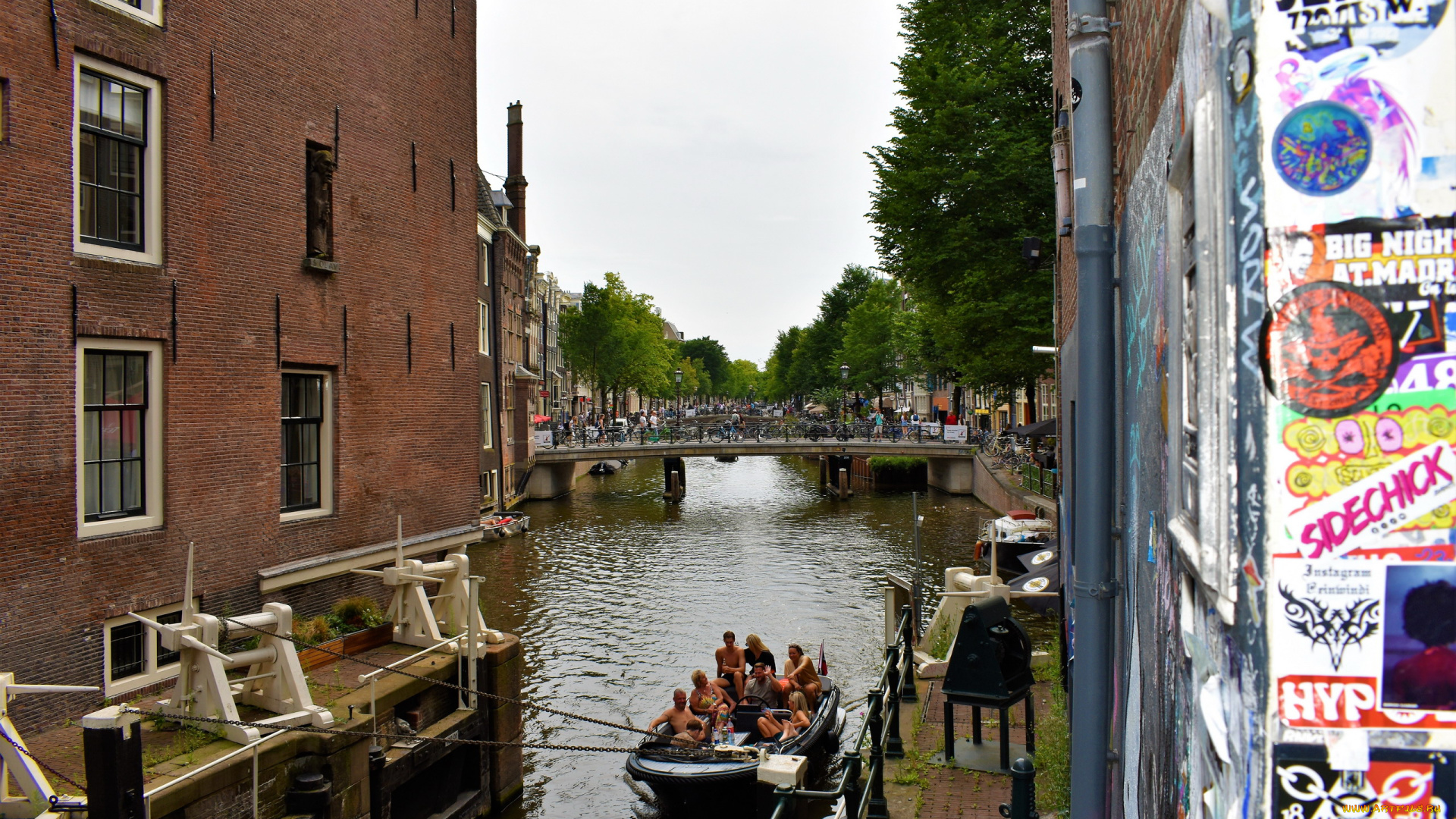 города, амстердам, , нидерланды, канал, мост, набережная, туристы, лодки
