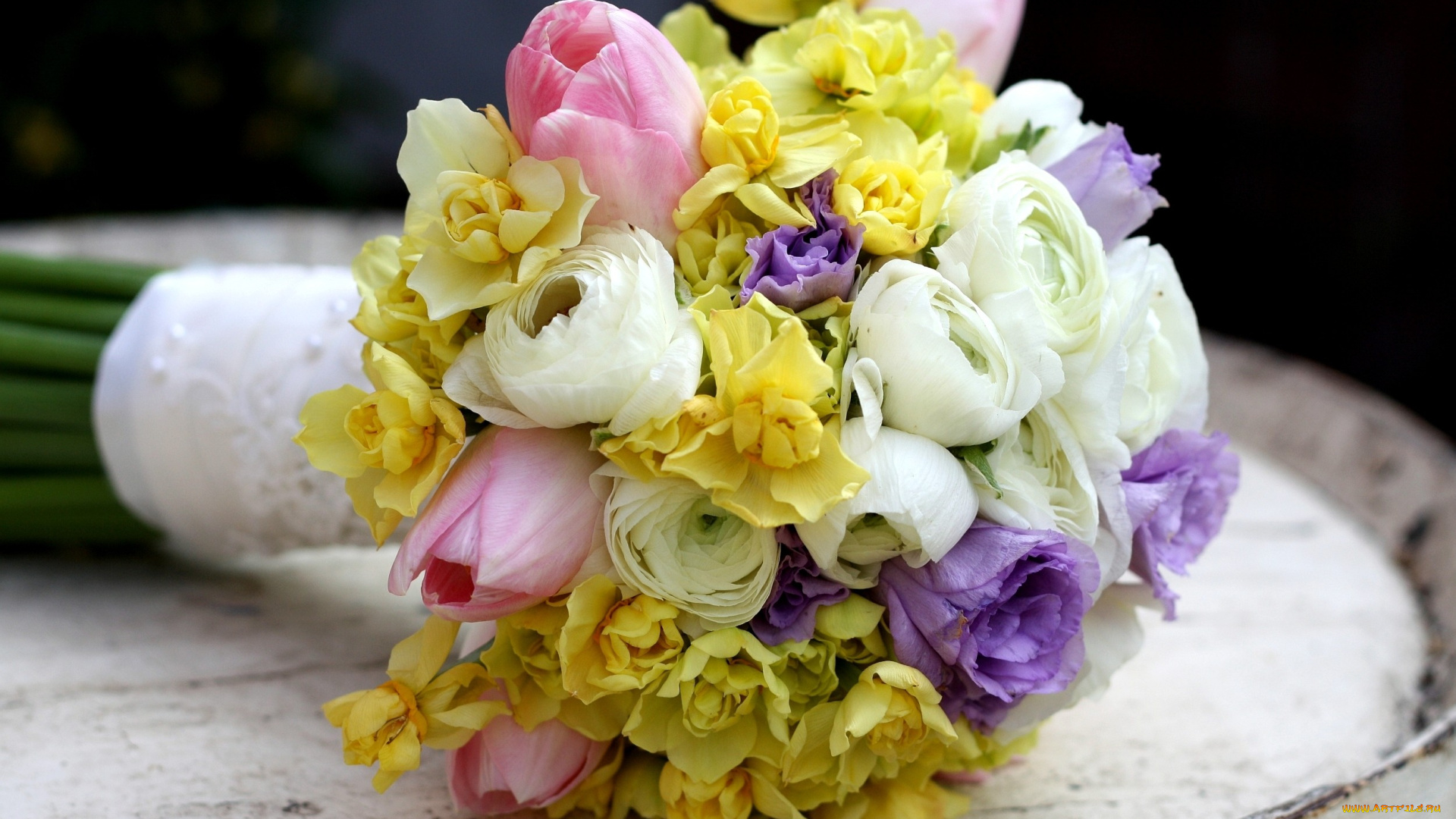 цветы, букеты, композиции, эустома, тюльпаны, ранункулюс