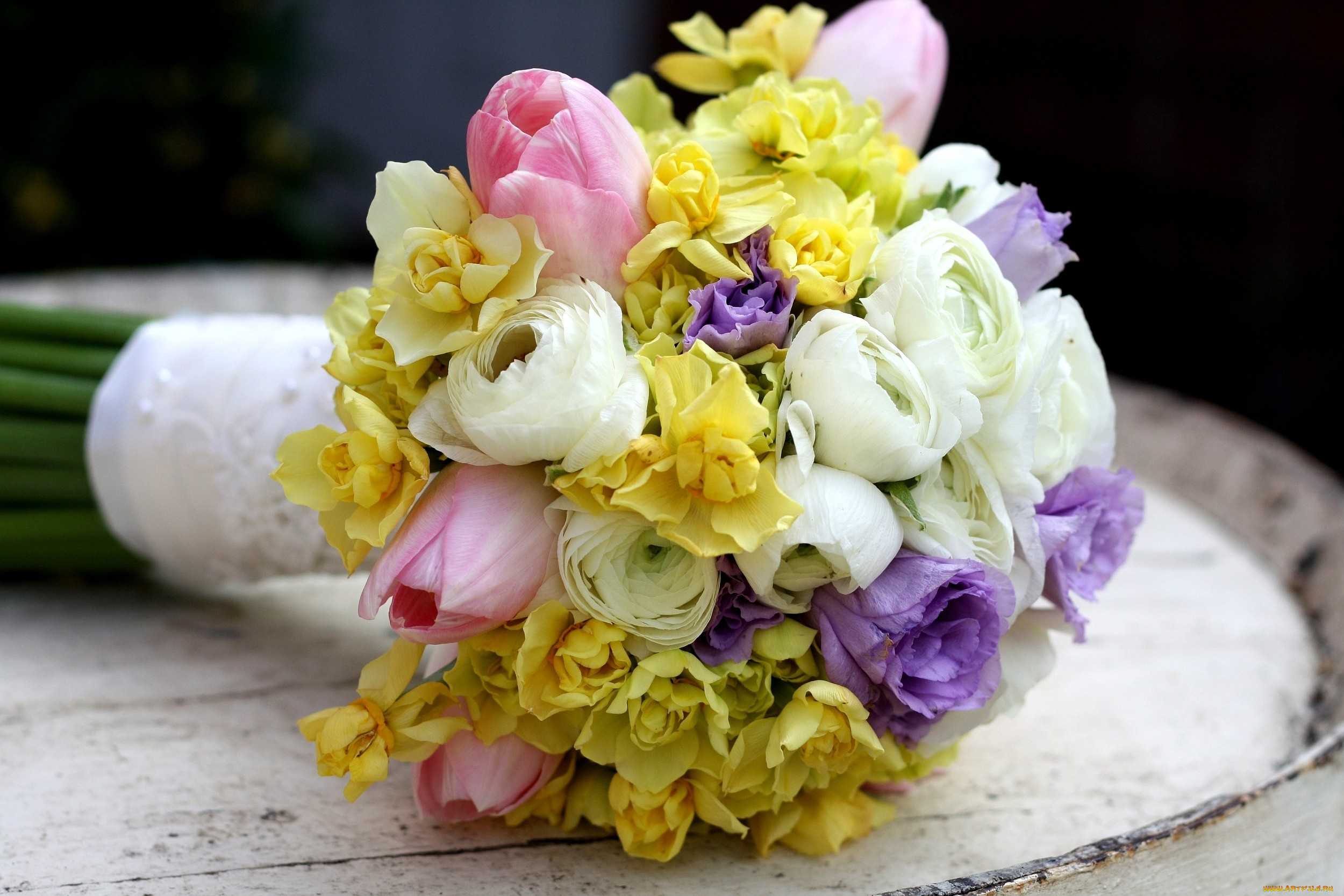 цветы, букеты, композиции, эустома, тюльпаны, ранункулюс