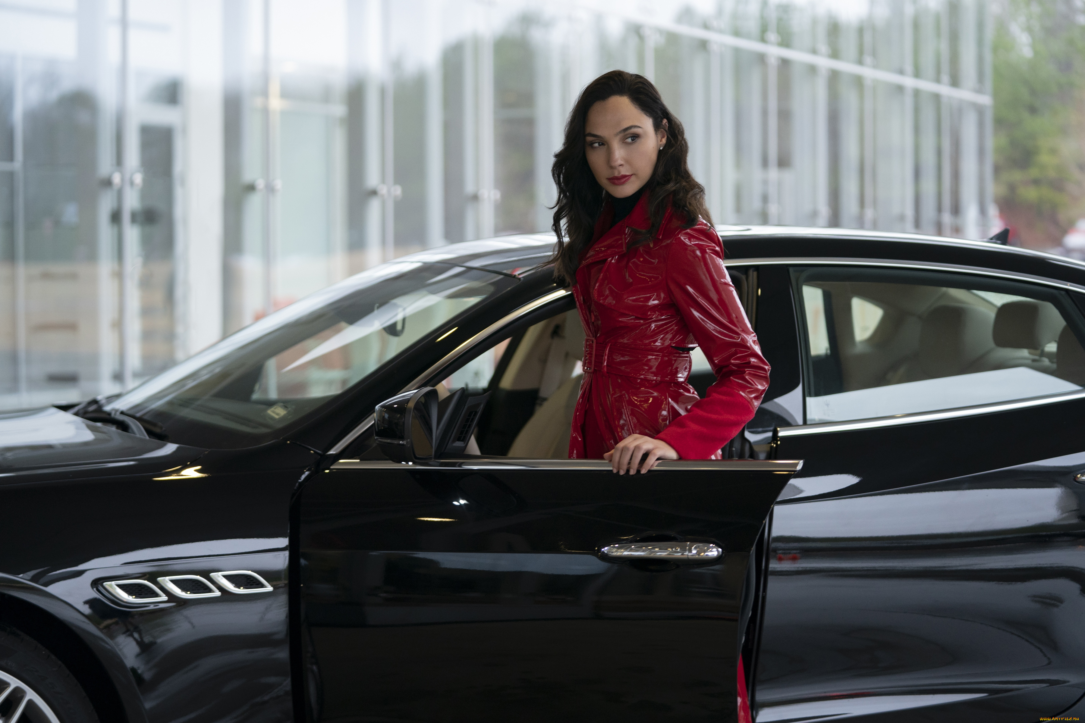 red, notice, , , 2021, , кино, фильмы, red, notice, красное, уведомление, боевик, триллер, комедия, криминал, галь, гадот, кадры, из, фильма, sarah, black, the, bishop