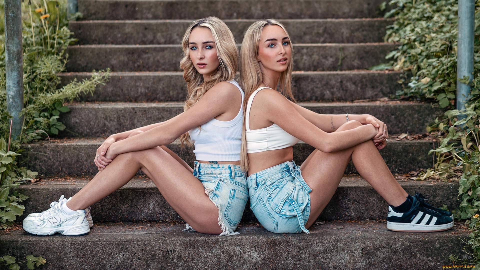 две, девушки, девушки, -, группа, девушек, женщины, две, вместе, разные, сексуальные, модели, звёзды, позируют, разная, обувь, верхняя, стильная, одежда, нижнее, эротическое, бельё, трусы, лифчик, аксессуары, макияж, колготки, чулки, и, множество, элементов, на, фотографии